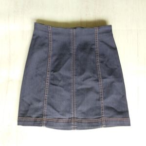 Free People Medium Wash Stretchy Denim Jean Mini Skirt Size 2
